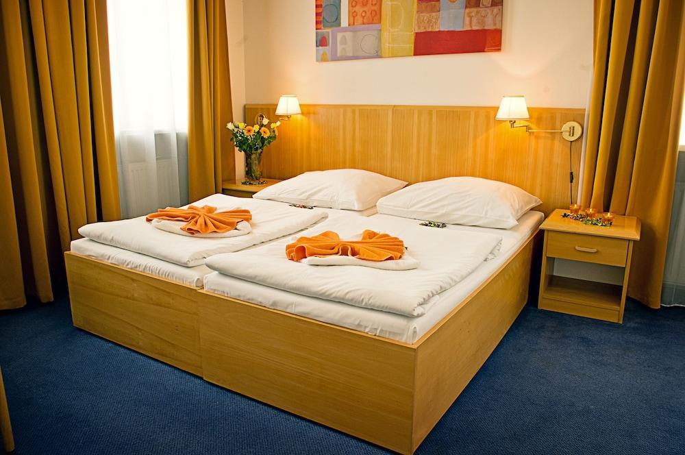 Hotel Nabucco Prag Exterior foto