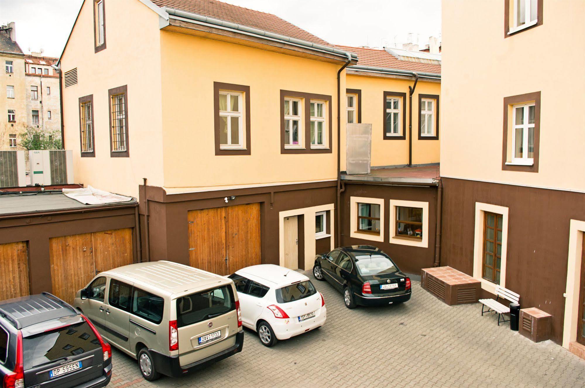 Hotel Nabucco Prag Exterior foto